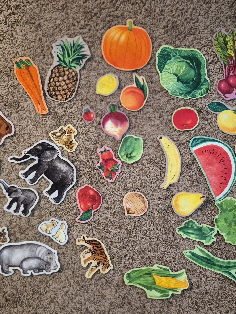 🍉52-Piece Colorful Fruit, Vegetable & Animal Play Set – 👍Excellent Condition
